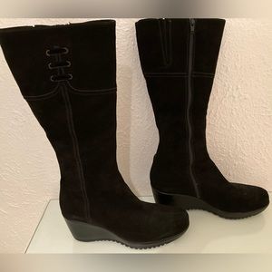 Galaxy black suede 9.5